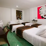 Hotel 33 Conquest