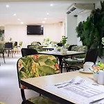 Portal del Rodeo ApartaHotel