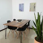 Apartamento Completo Poblado - Ubicacion Central Con Parqueadero