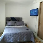 Aparta-Estudio Laureles 76