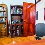Casa Comoda En El Barrio Floresta Con Parqueadero Privado