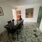 Apartamento Comodo En Laureles, Grande , Centrico , Bien Ubicado Apto303