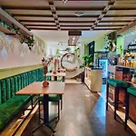 Lady Mom Hostal