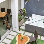 Uku Inn