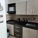 Hermoso Apartamento En Laureles*Aire Acondicionado
