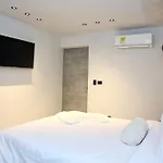 Nago Queen Room