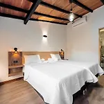 Modern Central Apt Laureles Medellin With 3 Acs