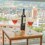 Charming Decor & Stunning Views Green Poblado