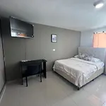 Amplio Apartamento En La 70 Estadio Laureles Para Grupos Familiares O Amigos