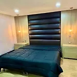 Apartamento Laureles Con Jacuzzi Cerca Al Primer Parque