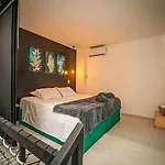 Lleras Park Apartment L Private Jacuzzi L Guest Friendly