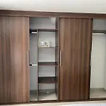 Ivanna Jumar Apartahotel