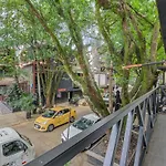Nowa Gaira Apt Provenza Walkable Area, Ac & Balcony Facing Karolg Club
