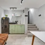 Nowa Gaira Apt Provenza Walkable Area, Ac & Balcony Facing Karolg Club