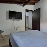 Apartamentos Urban Host En La 70