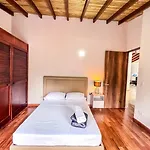 3Br 240 M Ac Pool El Tesoro