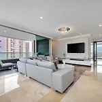 Modern & Spacious Apartment Near Provenza