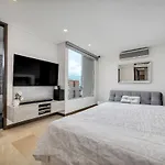 Modern & Spacious Apartment Near Provenza