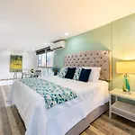 Apartamentos Borbon Suites