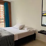 Apartamento Completo-Balcon Laureles-Estadio Hasta 6 Personas