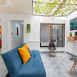 Great Family Home Near The Stadium And Beautiful Neighborhood