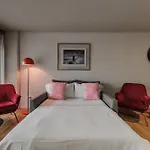 Versus Hotel