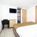Novus Laureles