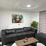 Hermoso,Amplio Y Central Apartamento En Medellin