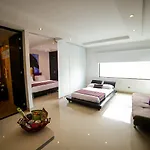 Hotel 33 Conquest