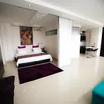 Hotel 33 Conquest
