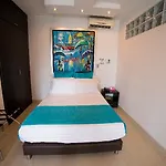 Hotel 33 Conquest