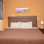 Calle 8 Suites