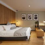14 Urban Hotel