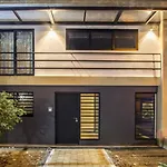 Laureles Suites By Lifeafar