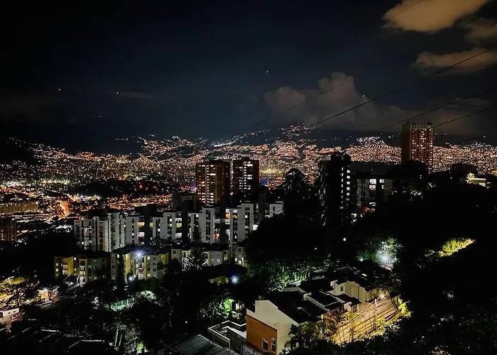 Central Apto En Av Las Palmas, Poblado