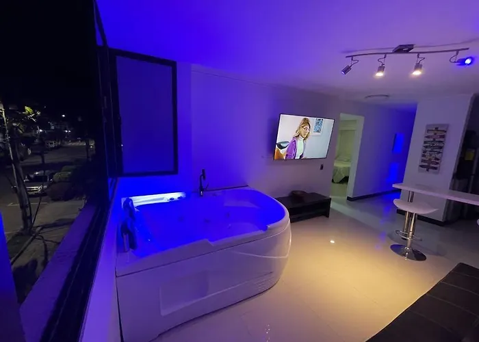 Laureles Best Location With Jacuzzi And Ac