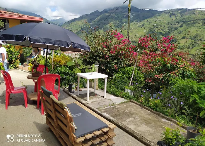 Pequena Casa En Finca Cafetera
