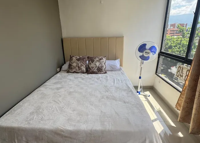 Amplio Apartamento En La 70 Estadio Laureles Para Grupos Familiares O Amigos