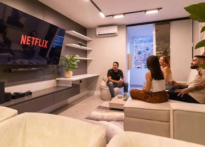 Luxury Penthouse With Jacuzzi And Ac, North Medellin