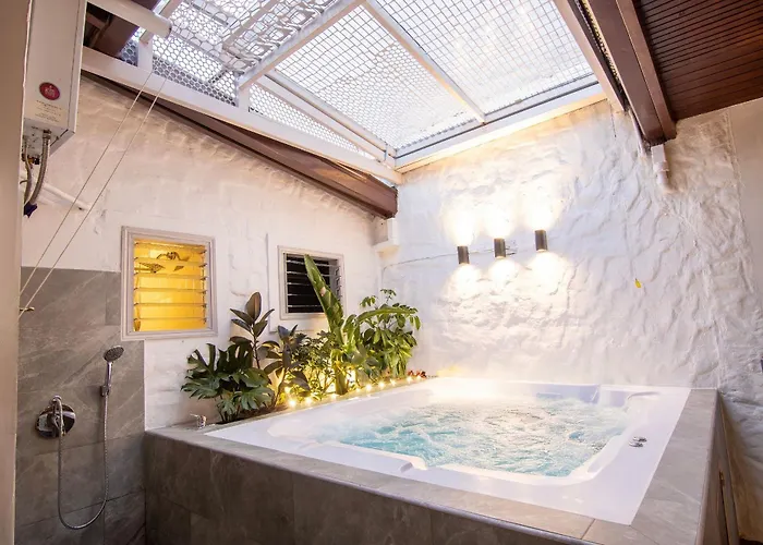 Chill-Out | Jacuzzi Todo El Ano | Unicentro 5 Minu