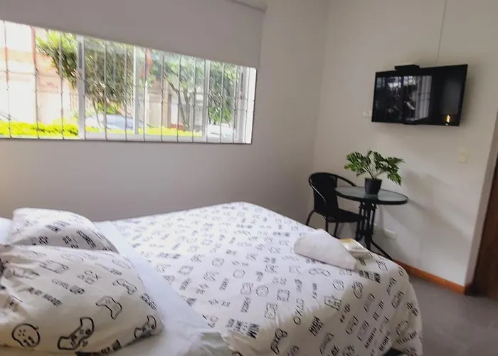 Amazing House With Turkish Steam Room Near Exito Laureles