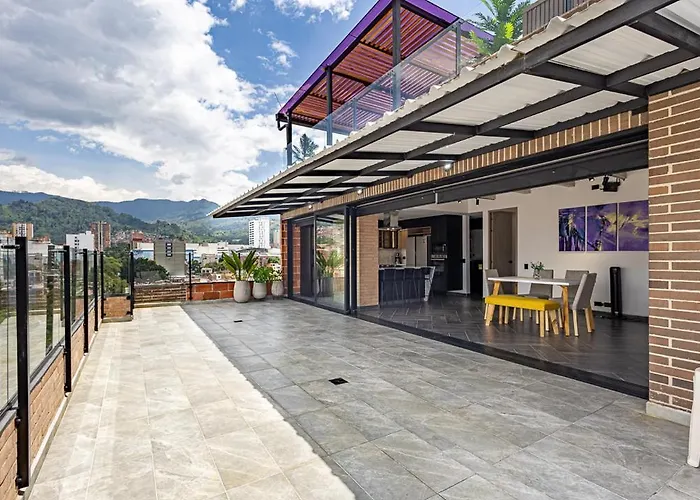 4300 Sqft Luxury Penthouse With Stunning Views