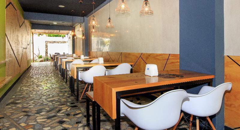 Greenview By St Hotel 4*
