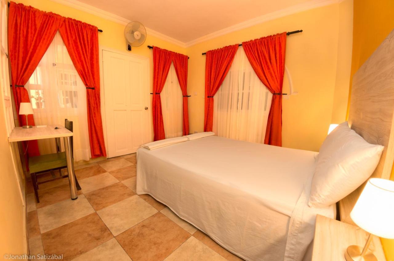 Tap Tap Hotel *