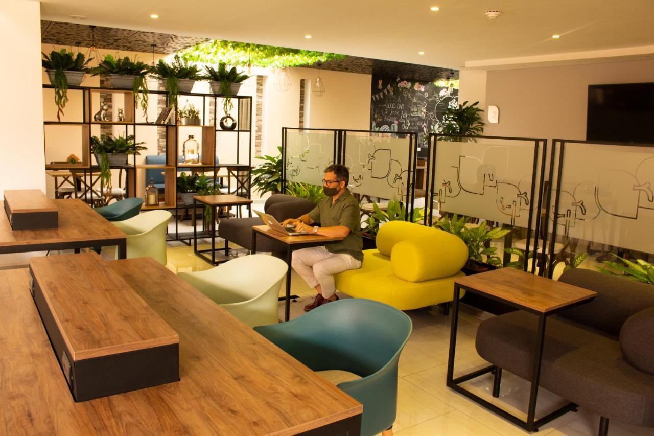 Ecohub Hotel