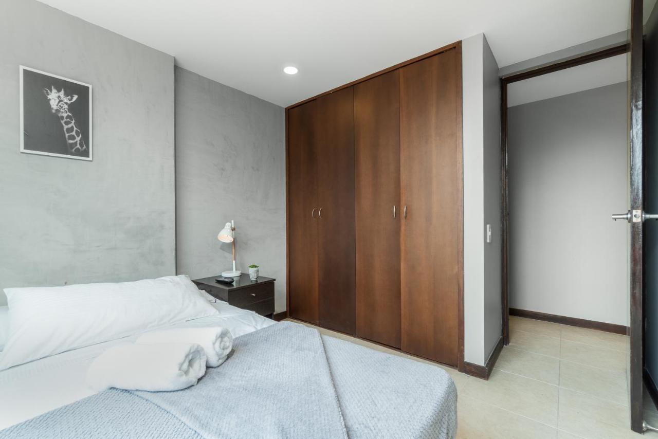Poblado Alejandria By Housy Host Medellin