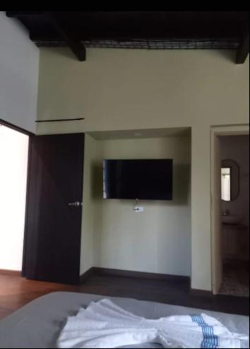 Loft Asequible En El Barrio Del Poblado Frn108 By Roots *