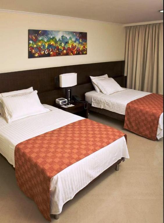 Alameda De La 10 Hotel 4*