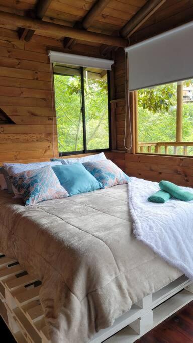 La Selva, Hermosa Cabaña Rodeada De Naturaleza. Villa Medellín