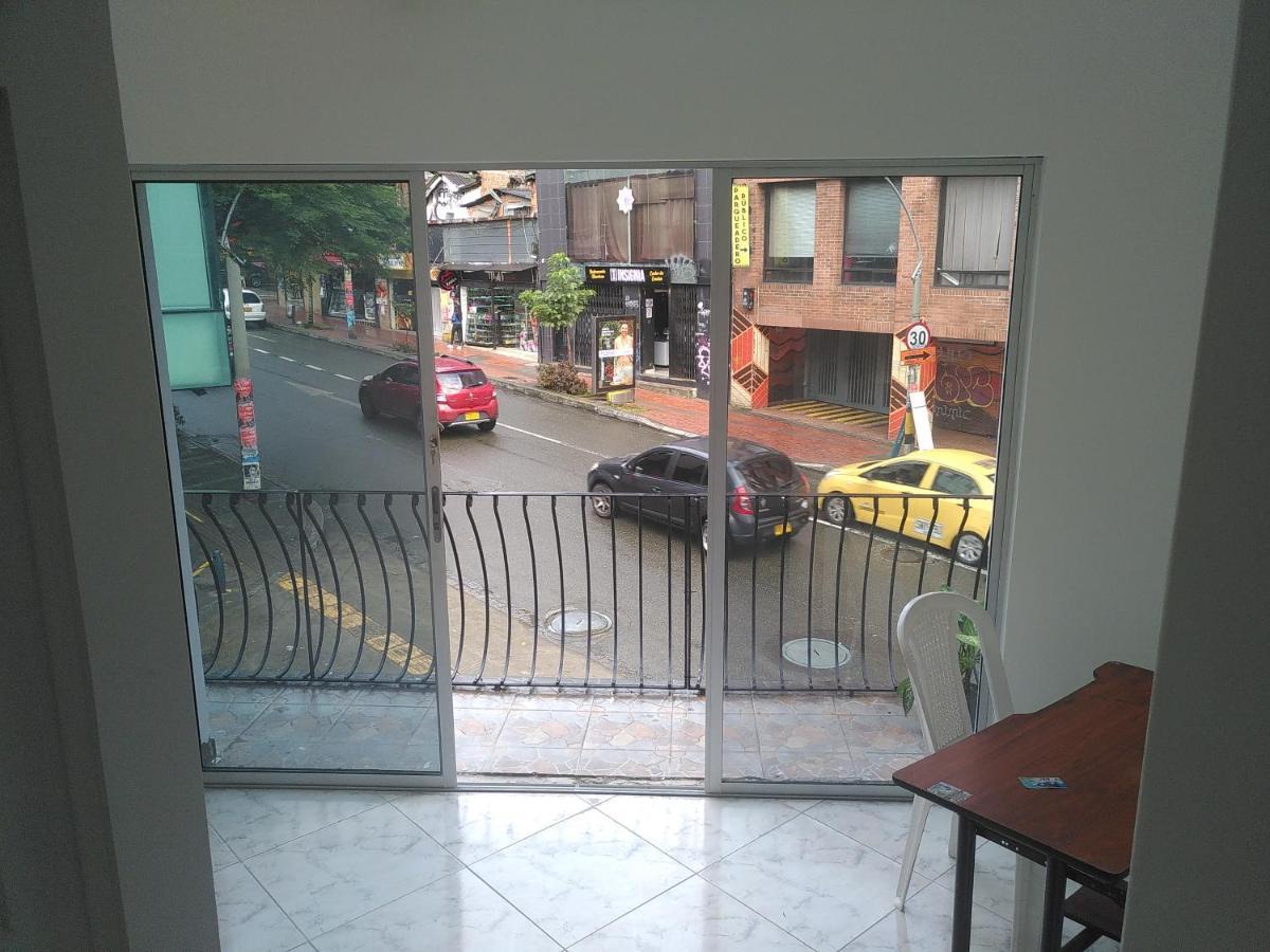 Hostal La Familia *